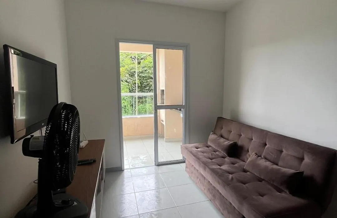 Apartamento 300 metros praia das Toninhas-1